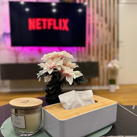 Best Central Apartment - Am Marktplatz - Up To 5 - Next To Frankfurt And Hanau - Coffee And Snacks - Netflix, Prime, Disney Nidderau エクステリア 写真