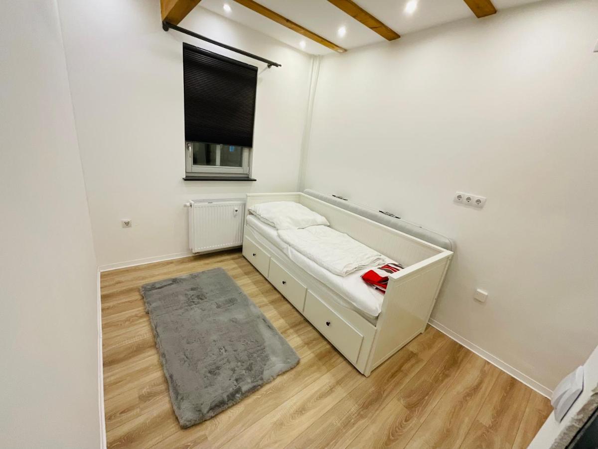 Best Central Apartment - Am Marktplatz - Up To 5 - Next To Frankfurt And Hanau - Coffee And Snacks - Netflix, Prime, Disney Nidderau エクステリア 写真