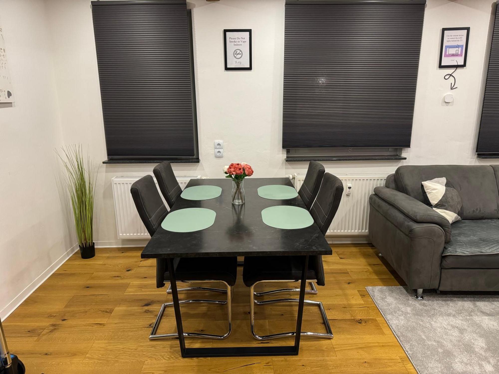 Best Central Apartment - Am Marktplatz - Up To 5 - Next To Frankfurt And Hanau - Coffee And Snacks - Netflix, Prime, Disney Nidderau エクステリア 写真